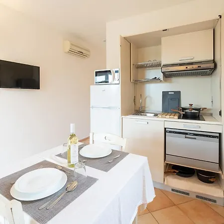 Gallura Style Res Baia Del Mirti M3 Sleeps3 Apartment Vignola Mare
